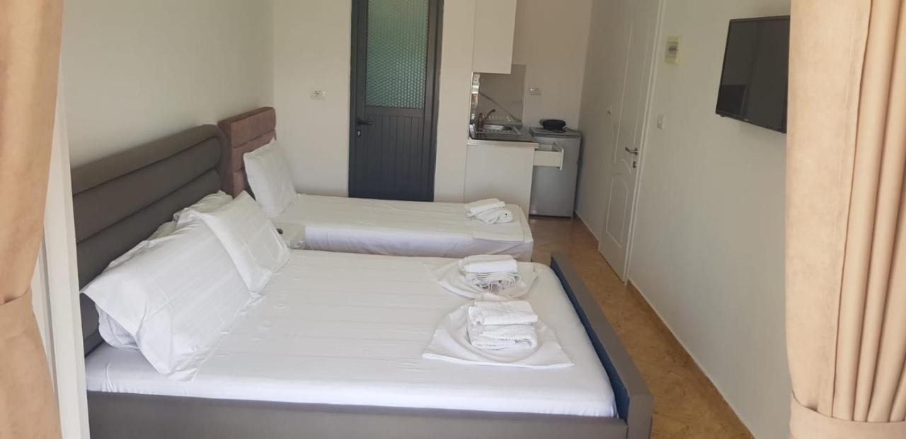 Apartments Villa Dovinefa Ksamil Eksteriør billede