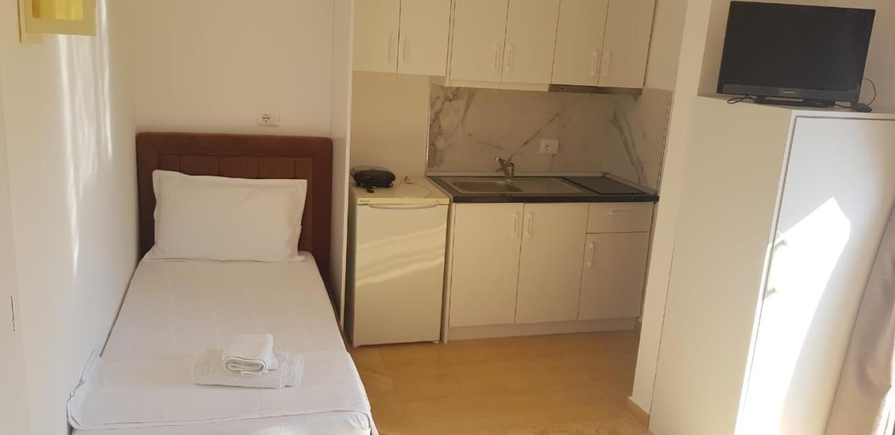 Apartments Villa Dovinefa Ksamil Eksteriør billede