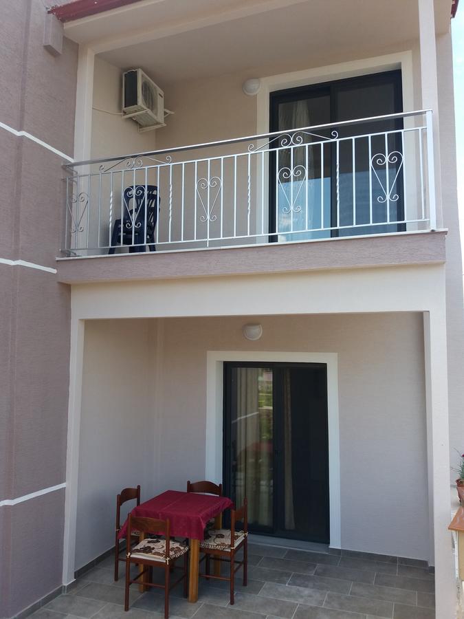 Apartments Villa Dovinefa Ksamil Eksteriør billede